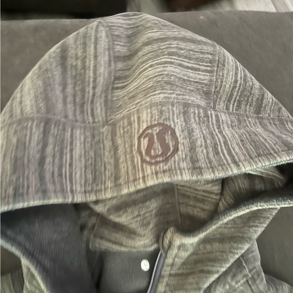 Lulu Thick hoodie Large - Picture 3 of 4